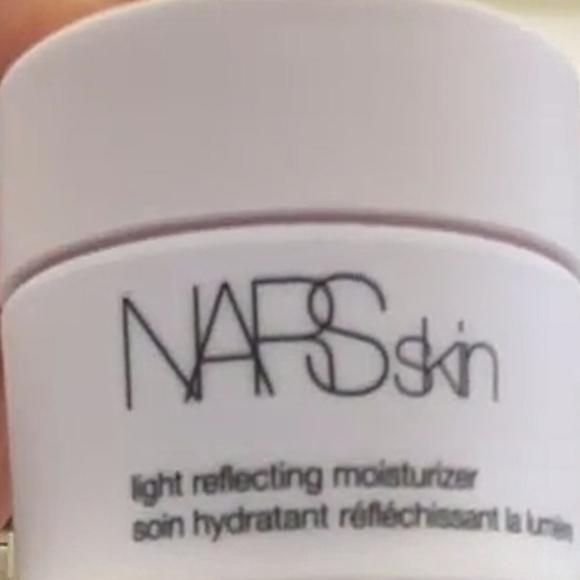 NARS Skin Light Reflecting Moisturizer 14ml New In Box - Picture 2 of 2